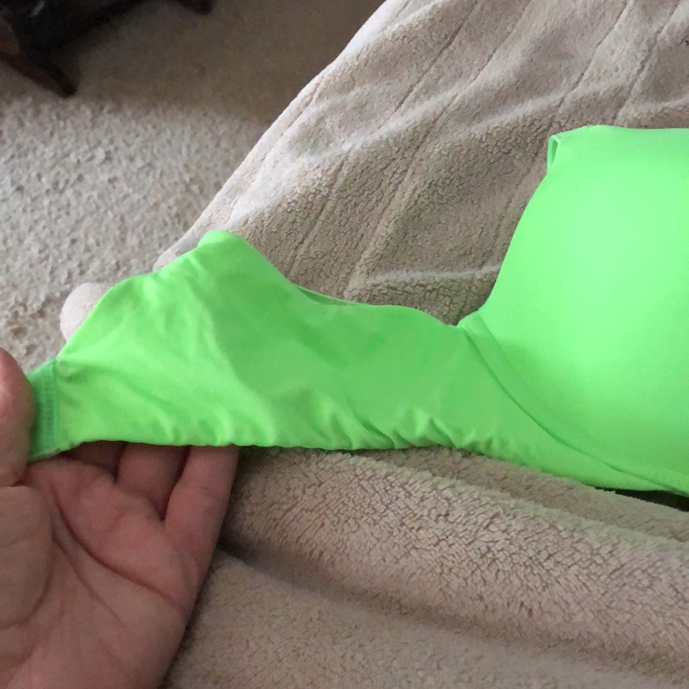 Victoria Secret Bra - Picture 2 of 5